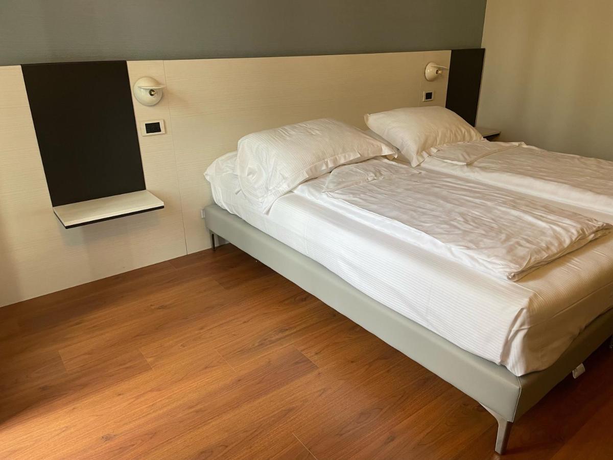 Hotel Al Caval Torri Del Benaco Eksteriør billede